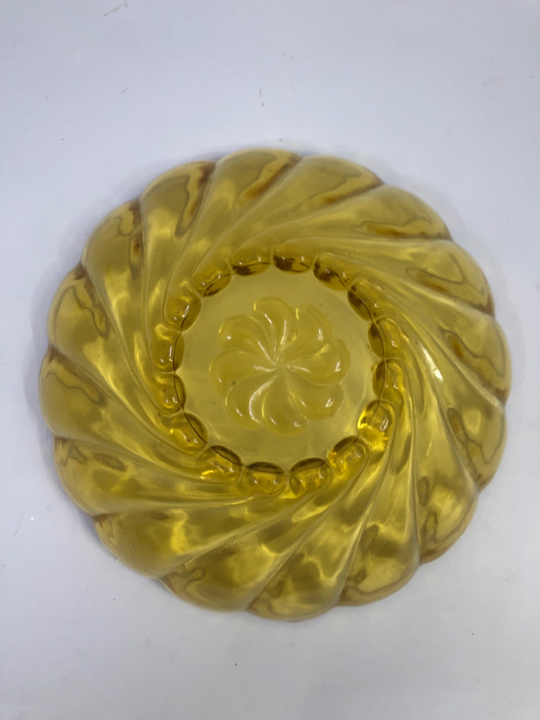 VTG AMBER GLASS BOWL W/WAVY EDGE.