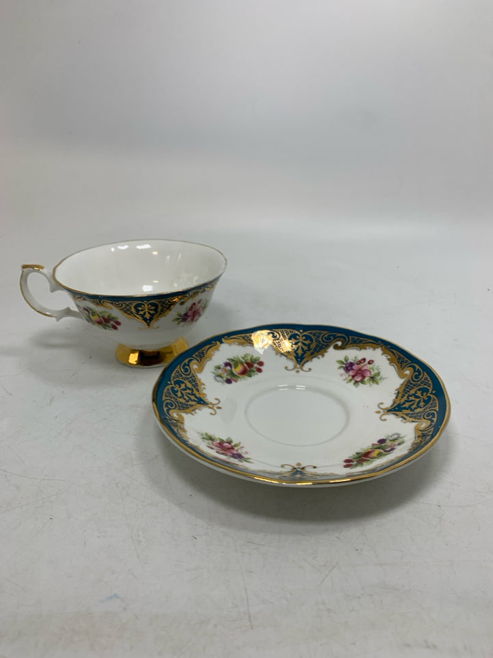 BLUE/GOLD W/ PEACH/BERRIES TEACUP.