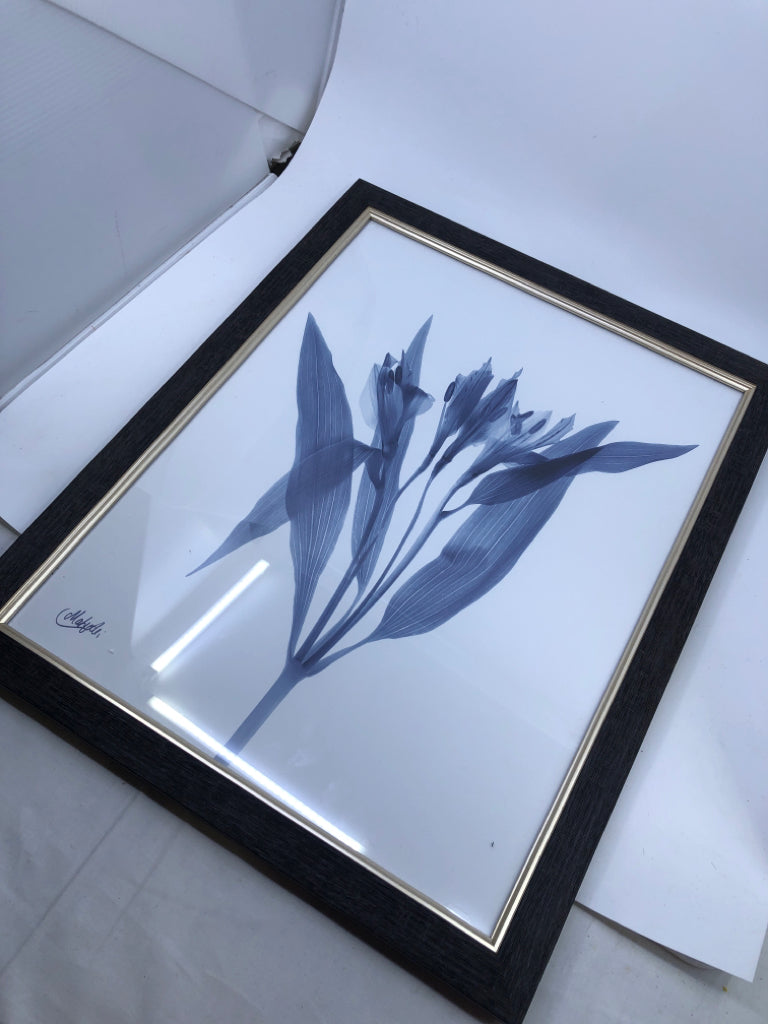 BLUE STEM FLOWER/LEAVES WHITE BACKGROUND WALL ART.