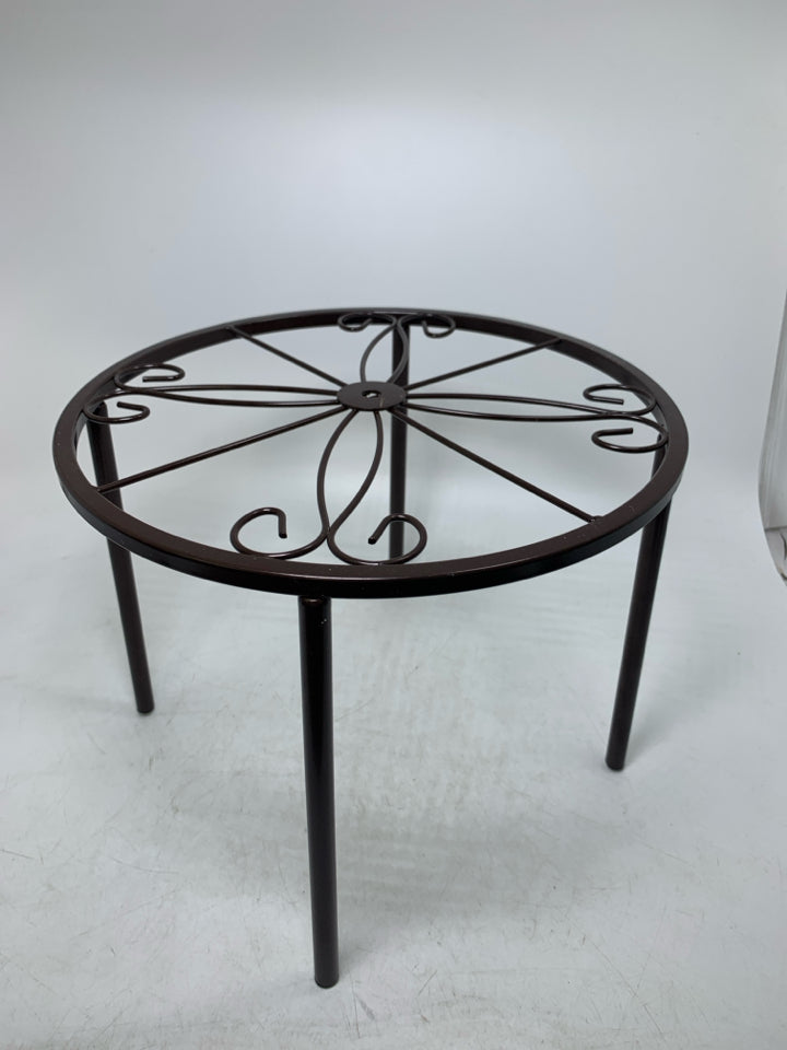 LIGHT WEIGHT METAL PLANT STAND 8 "H X 10 "DIAM