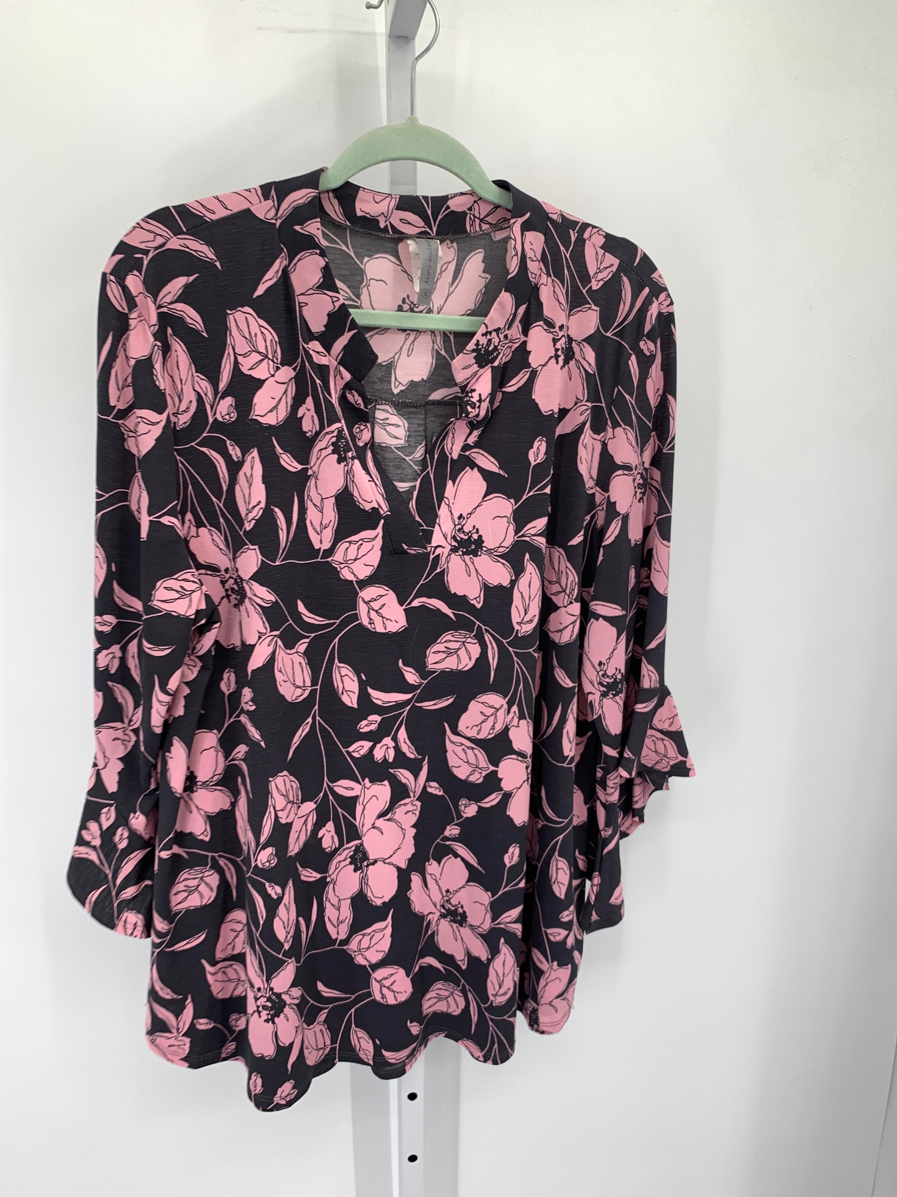 Size Extra Large Misses 3/4 Sleeve Shirt