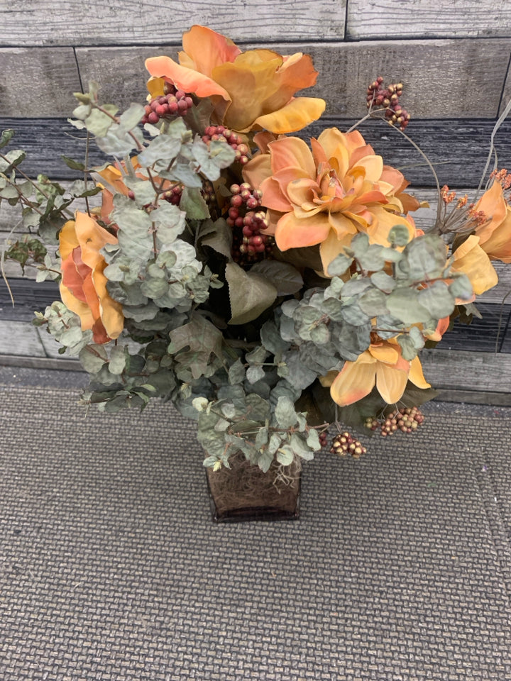 FAUX FLORAL IN SQUARE VASE.