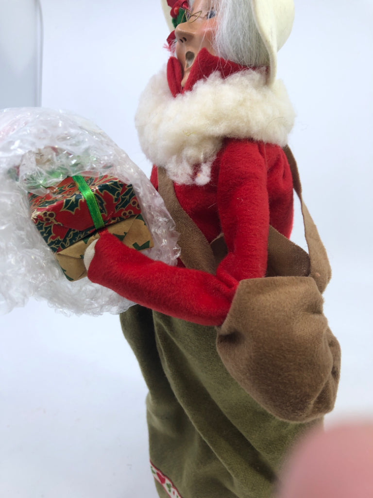 BYERS' CHOICE GRANDMA HOLDING PRESENTS-1997.