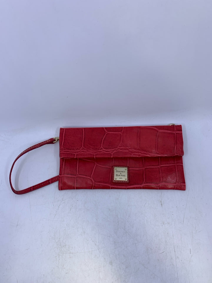 Dooney & Bourke Oakdale Milly Wristlet