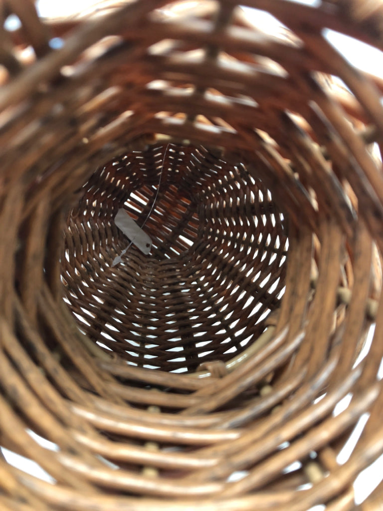 TAN WICKER VASE.