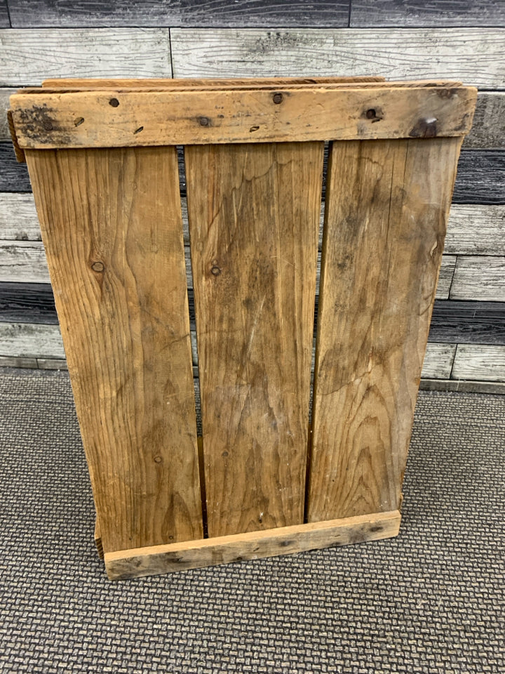 VTG OCEAN SPRAY WOODEN CRATE.
