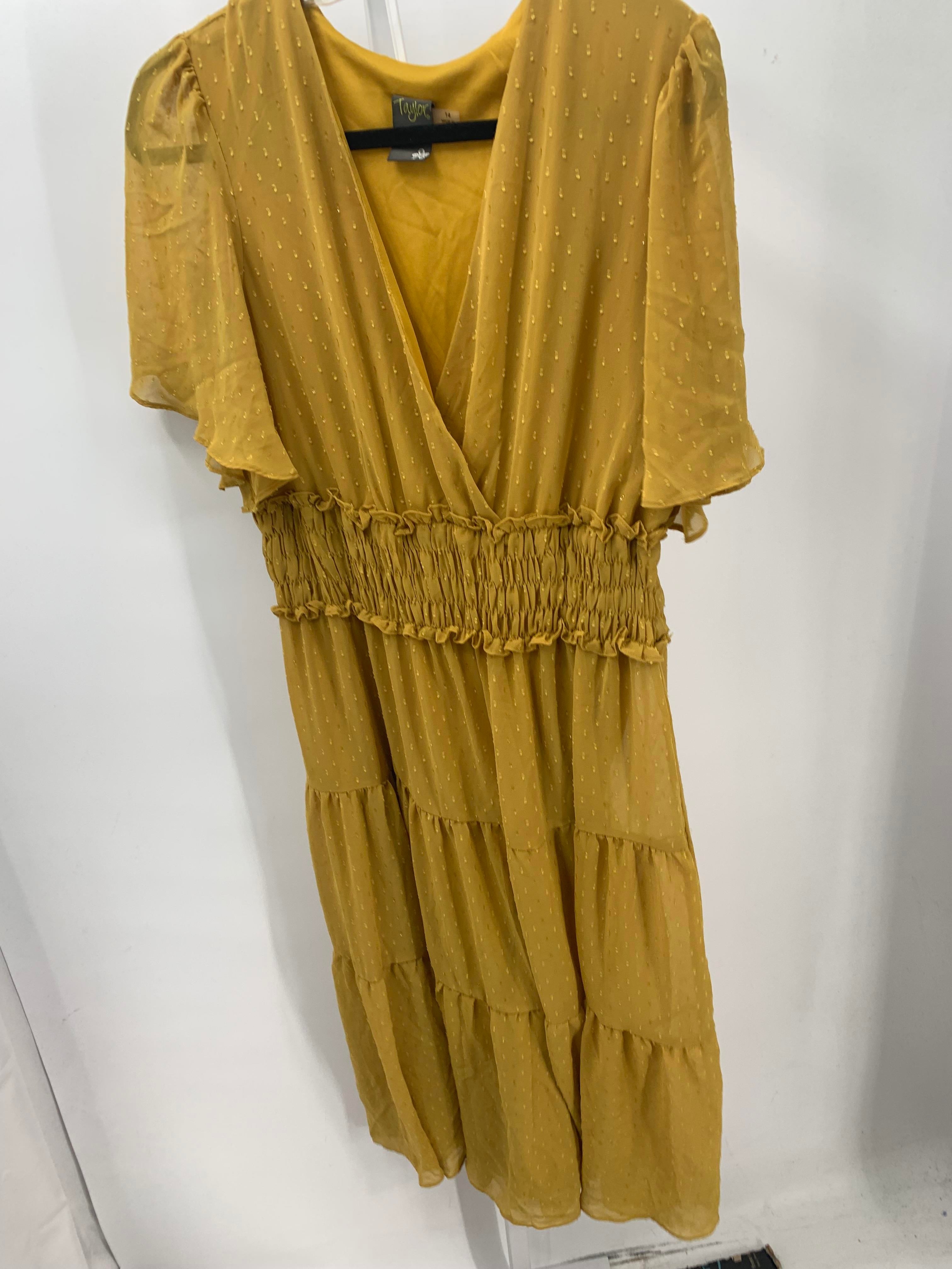 Size 14 Misses Short Sleeve Dress