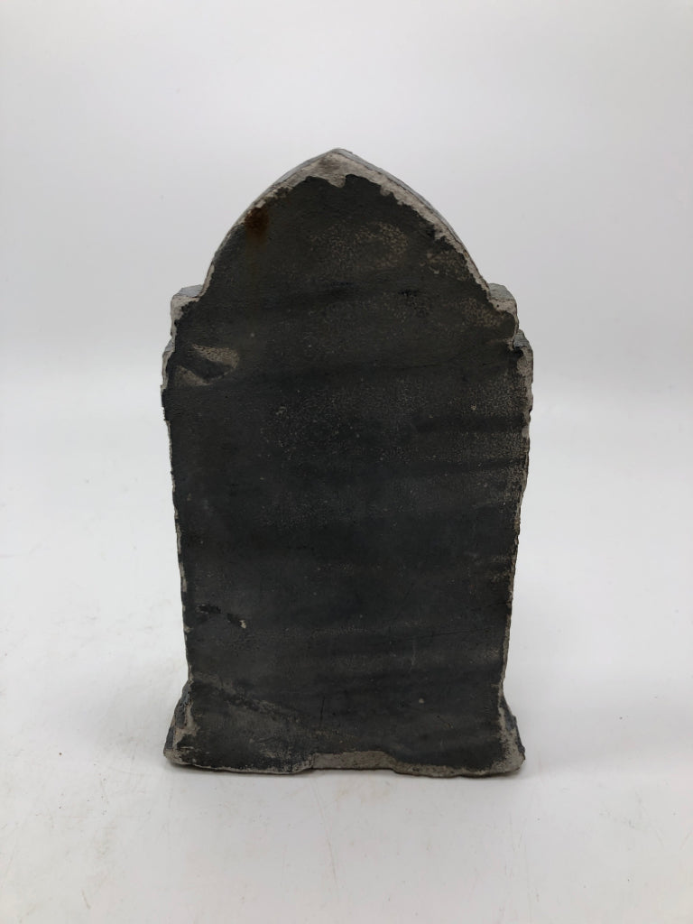 STONE RIP TOMBSTONE DECOR.