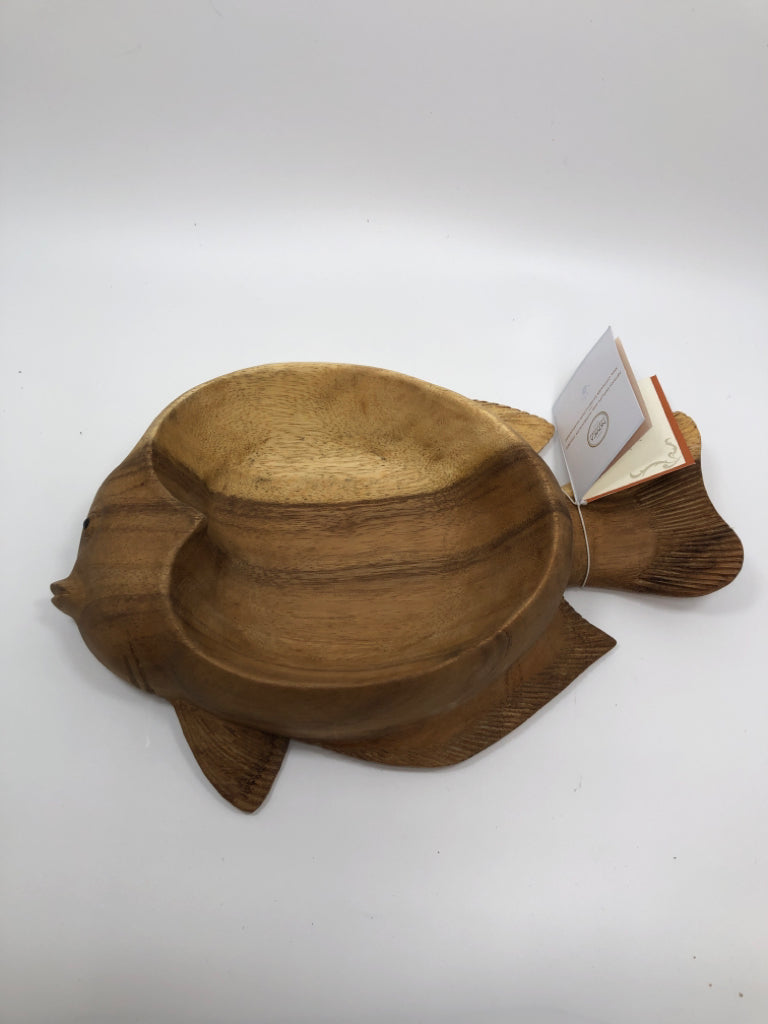 NWT NOVICA WOOD CARVED FISH BOWL.