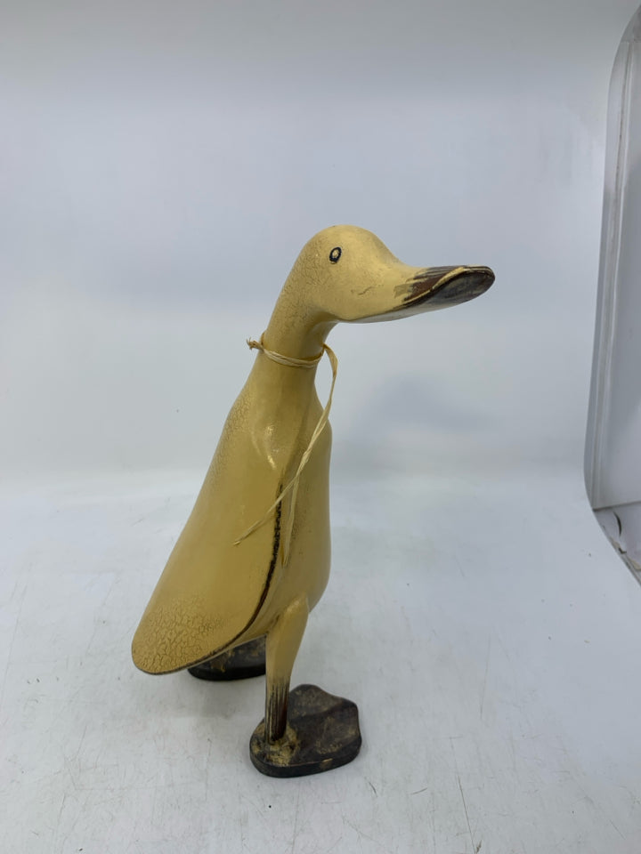 WOOD YELLOW DUCK.