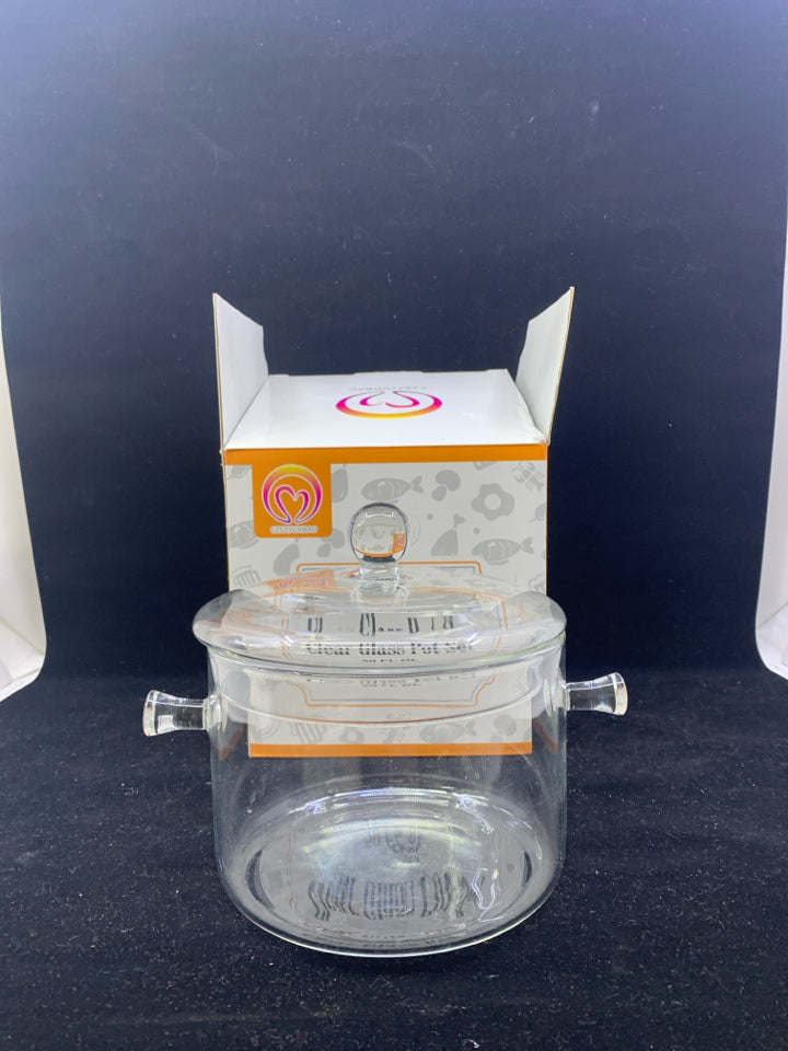 NIB CLEAR GLASS POT.