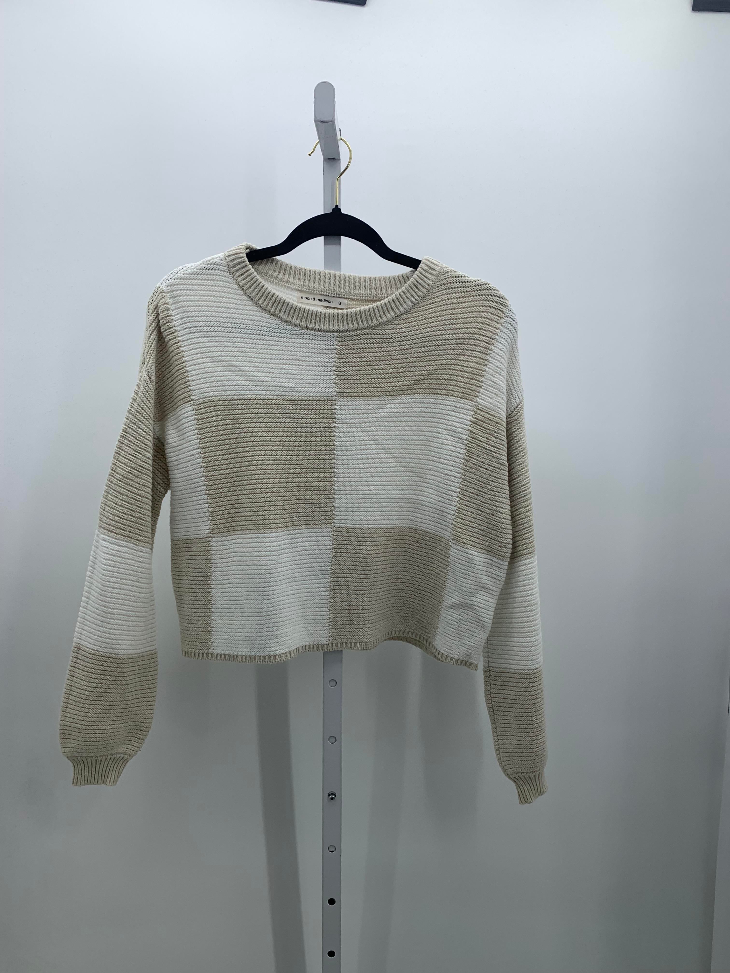 moon & madison Size Small Juniors Long Sleeve Sweater