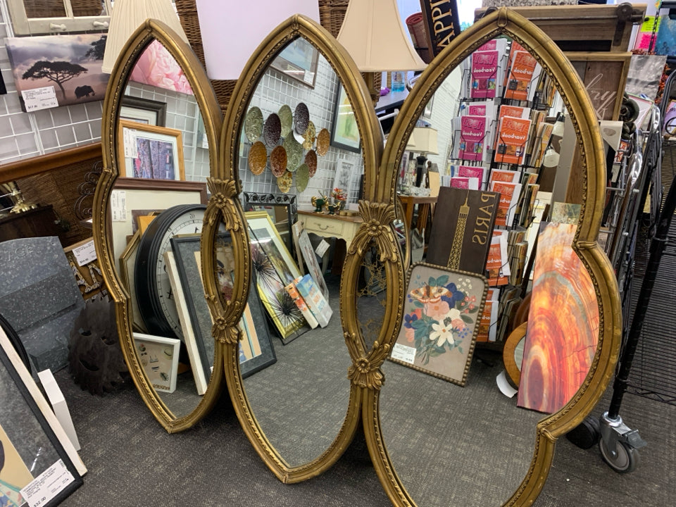 LARGE GOLD ORNATE FRAMED 3 SECTION MIRROR.