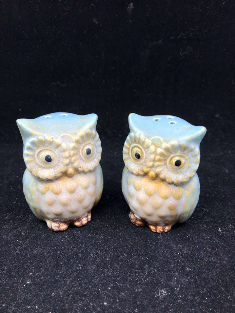 LIGHT BLUE OWLS S+P SHAKERS.