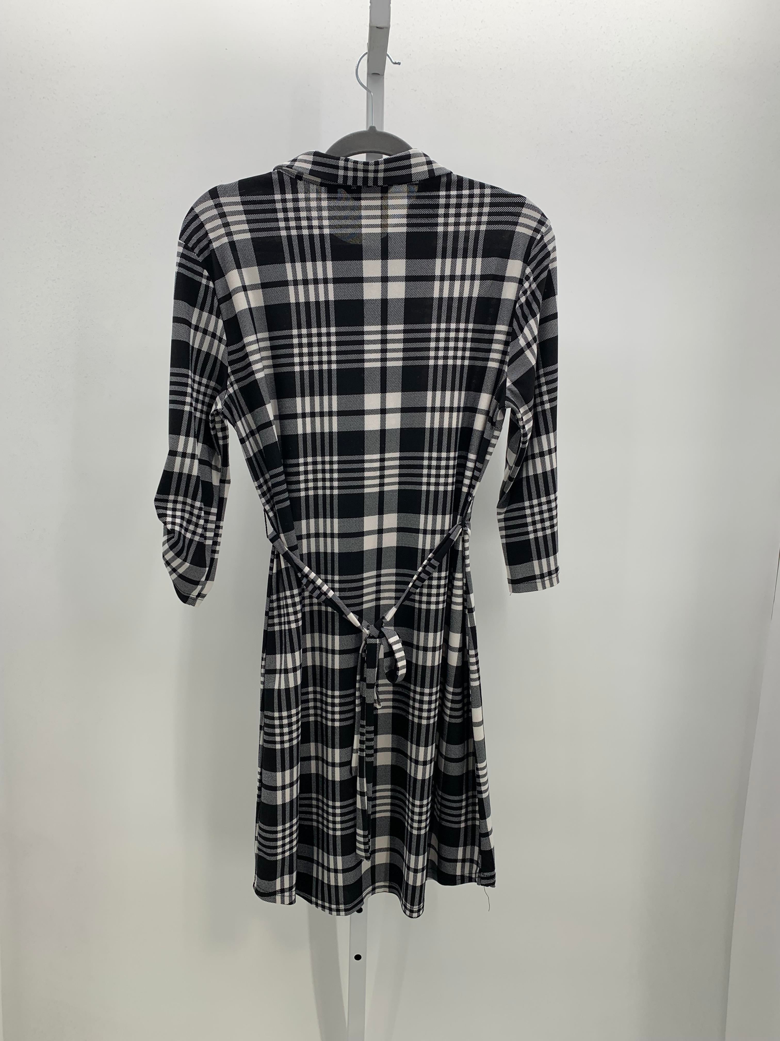 Size Large Misses Short Sleeve Dress