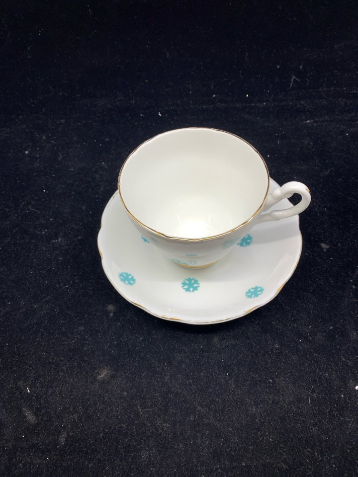 VTG BLUE SNOWFLAKE TEACUP AND SAUCER.