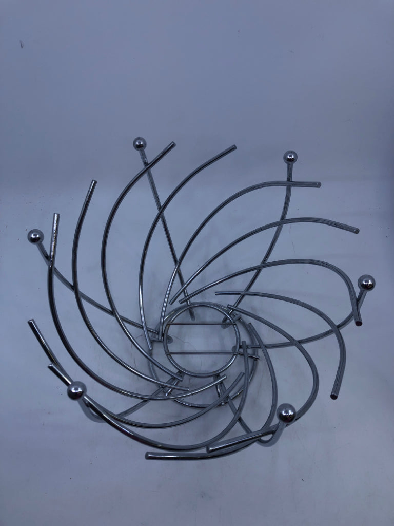 SILVER METAL FRUIT BASKET.