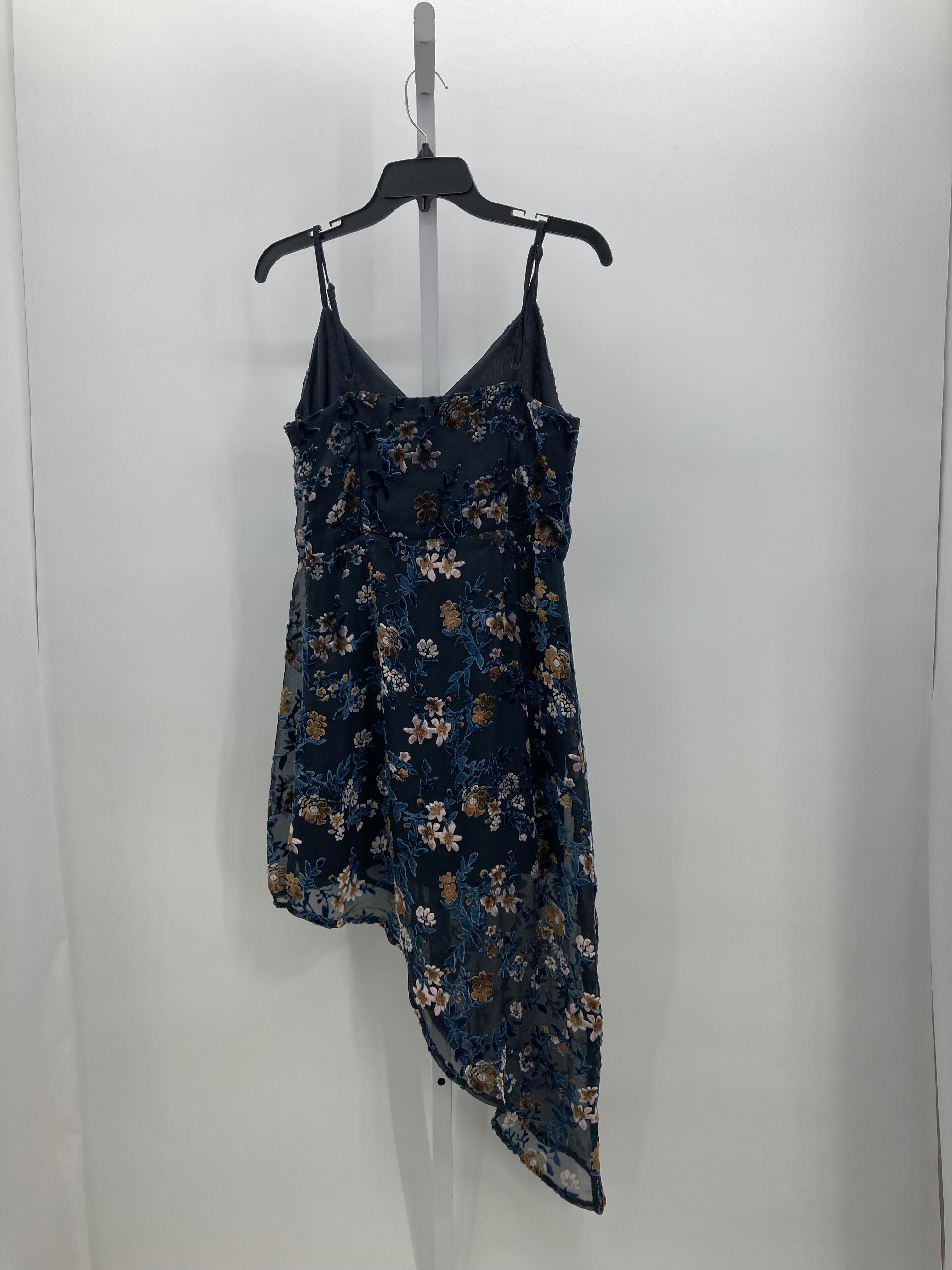 Lulus Size Medium Juniors Sleeveless Dress
