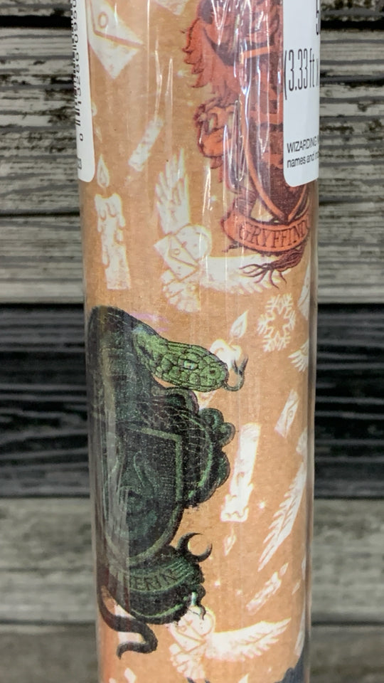NIP HARRY POTTER WRAPPING PAPER.
