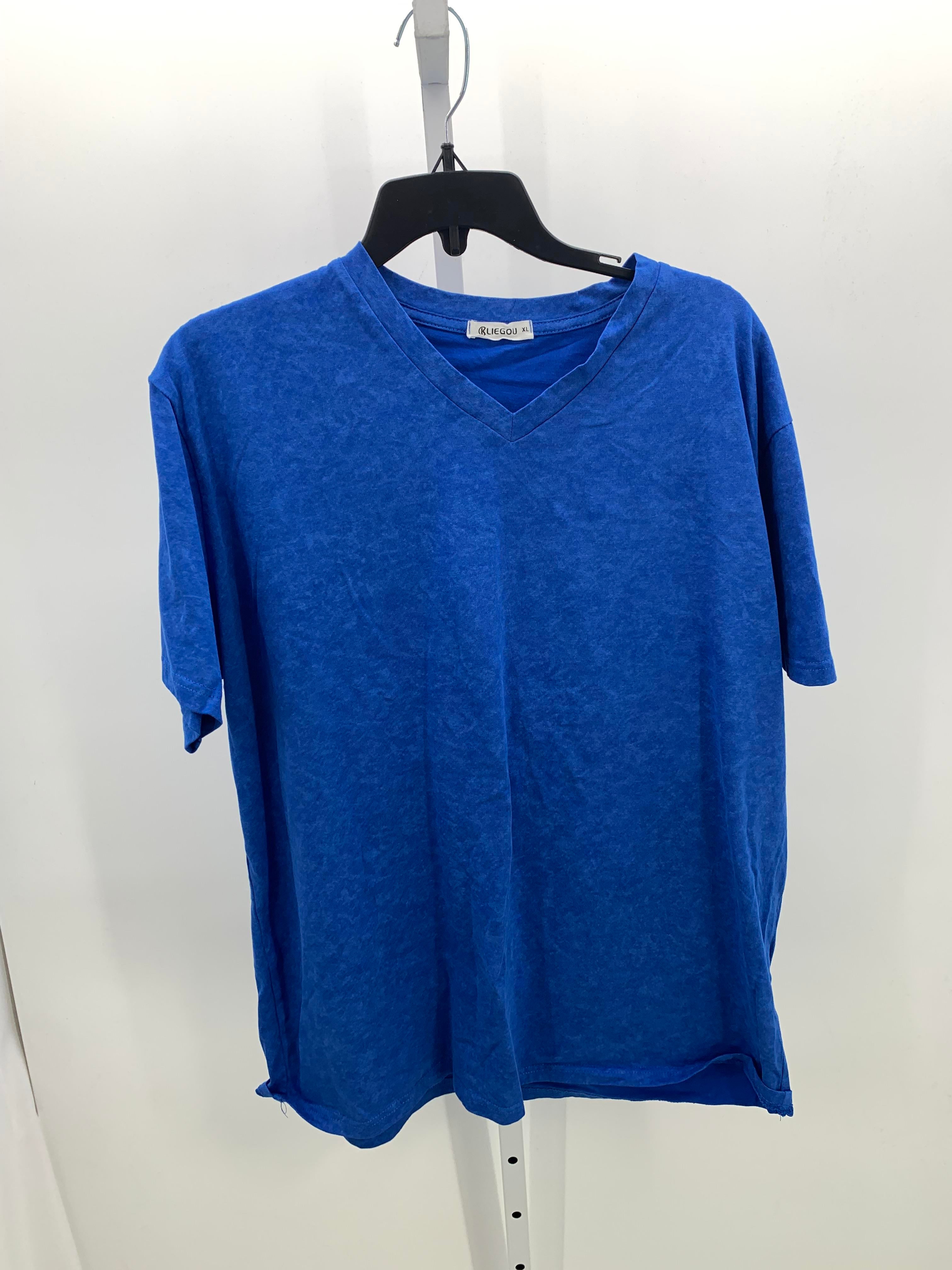 VNECK KNIT TEE.