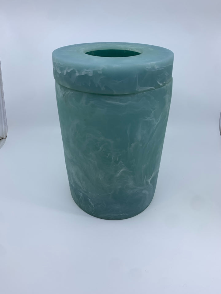 BLUE 2PC ACRYLIC TRASH CAN W LID.