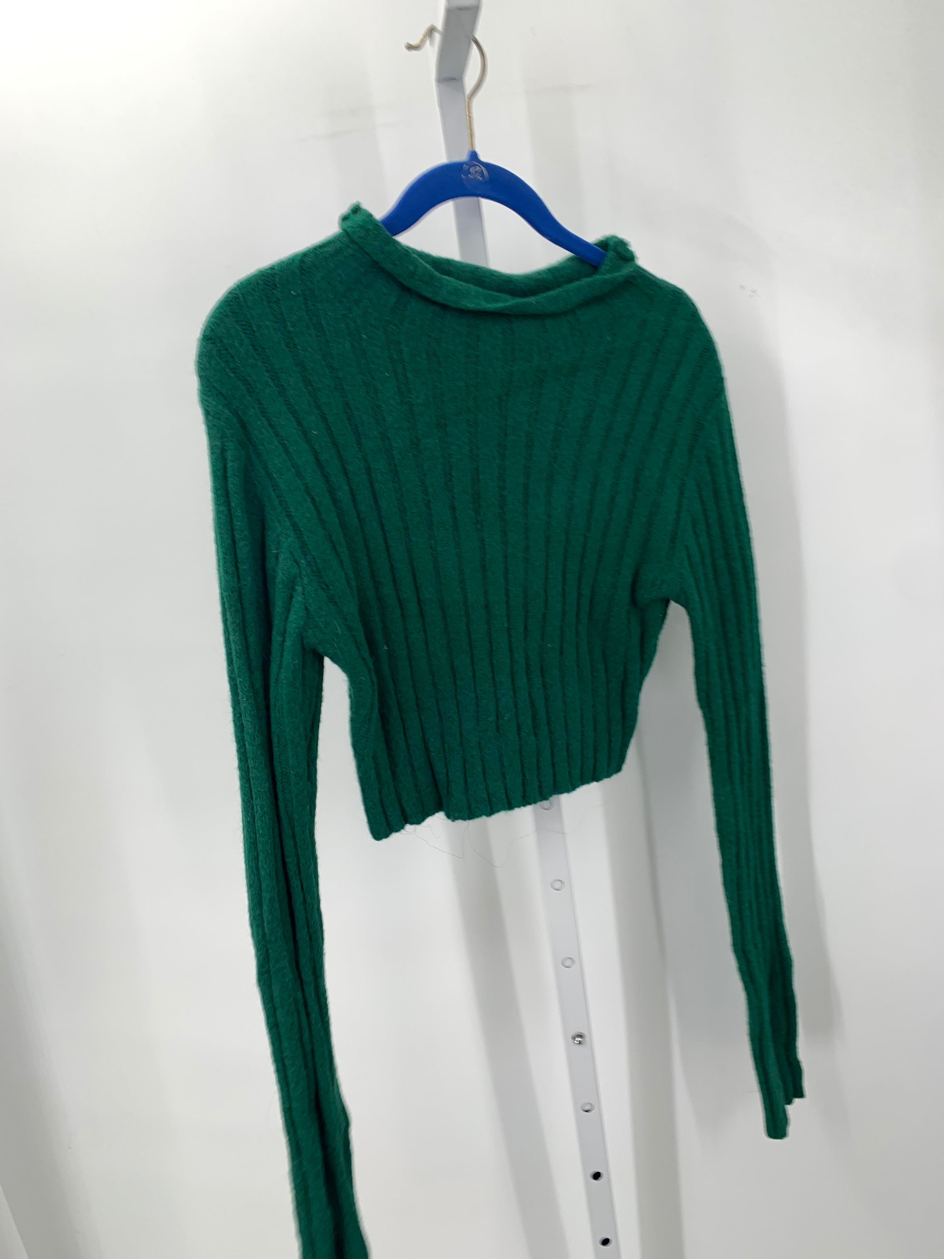 Size Medium Juniors Long Sleeve Sweater