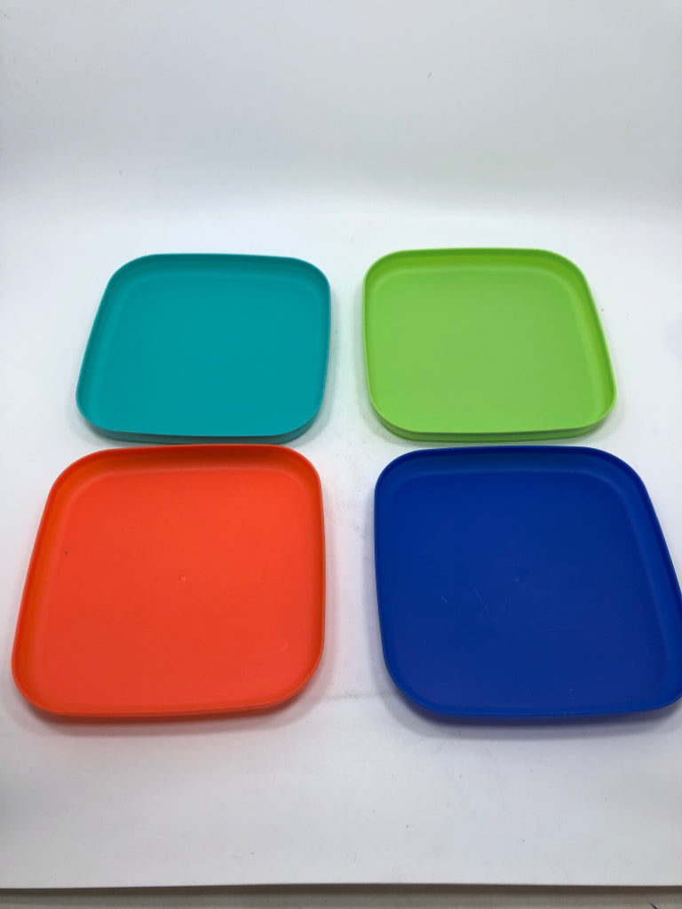 20PC PLASTIC KIDS MULTI COLOR DINNER SET IN BAG.