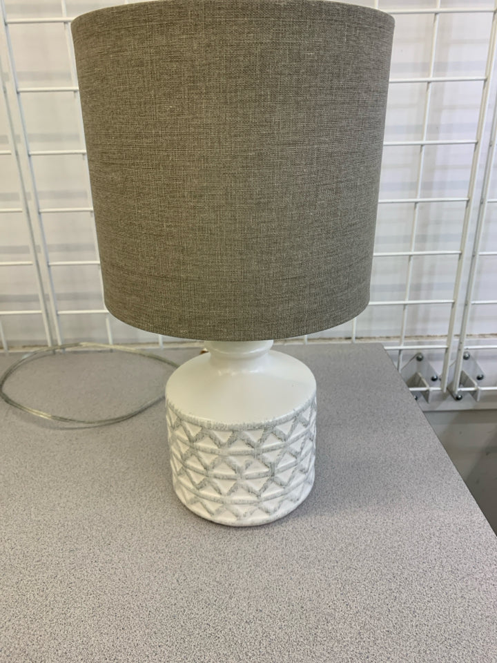 WHITE DISTRESSED ZIGZAG LAMP W/ GREY SHADE.