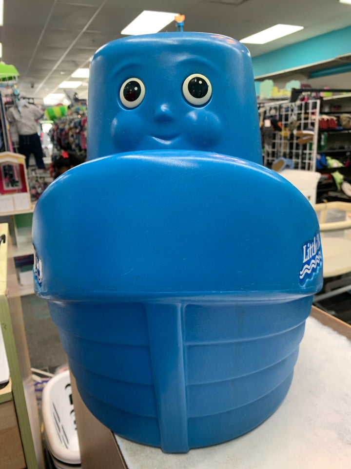 BLUE LITTLE TUG OUTDOOR TOY