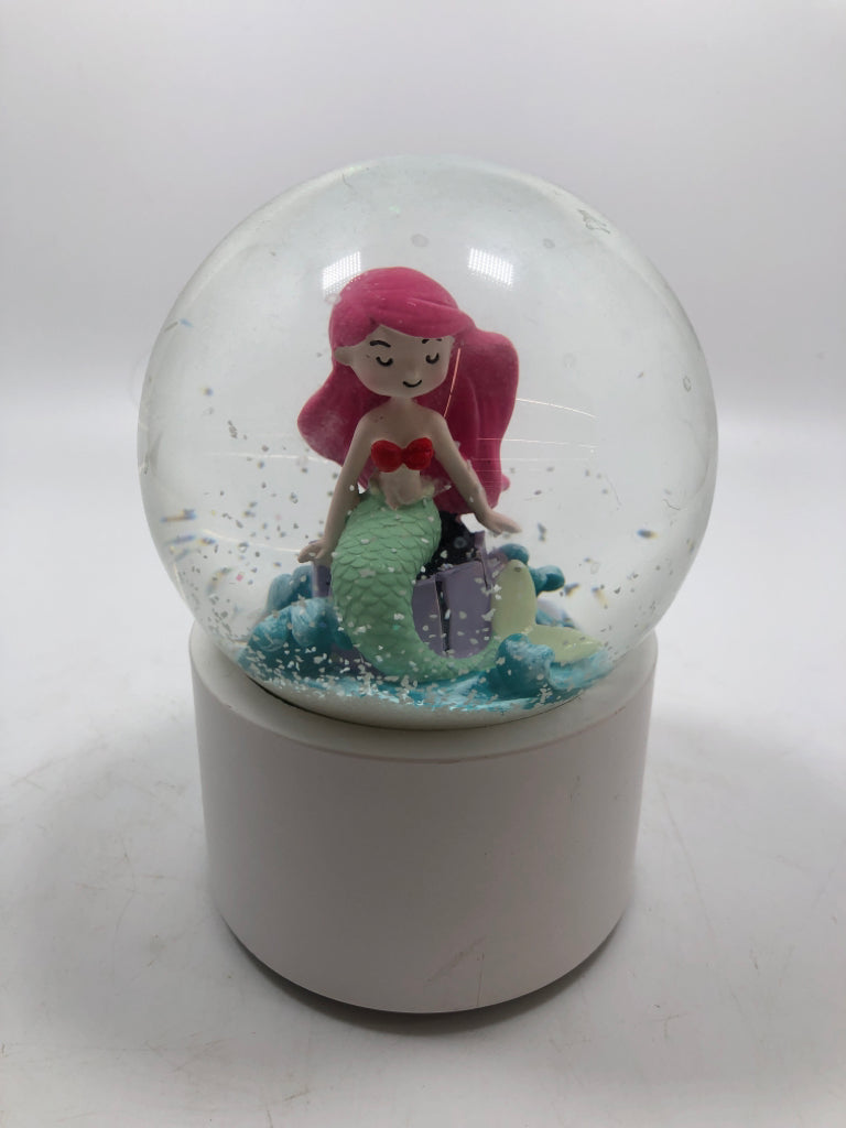 MERMAID SNOW GLOBE MUSIC BOX.