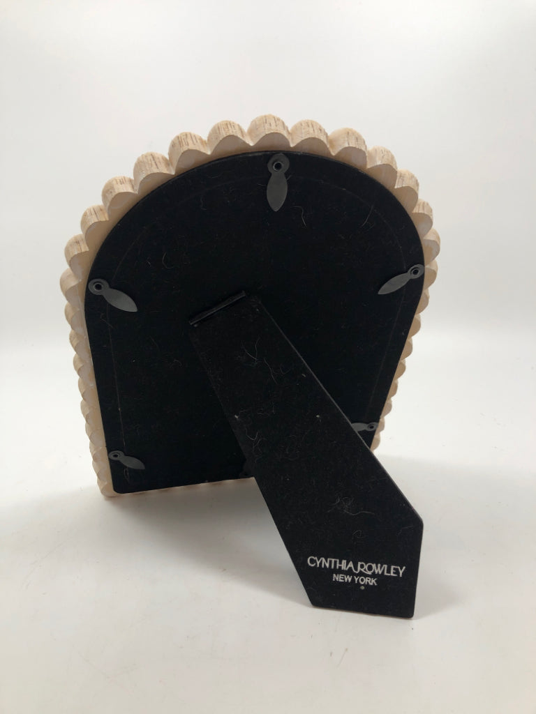 CYNTHIA ROWLEY ARCHED PHOTO FRAME.