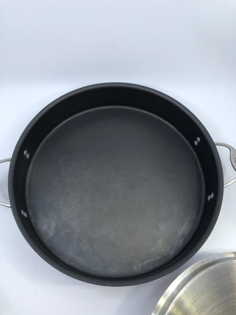 LARGE SAUTÃ‰ PAN W LID.