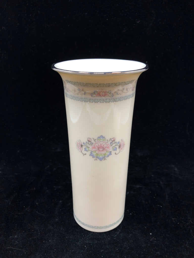 LENOX CHARLESTON PATTERN VASE.