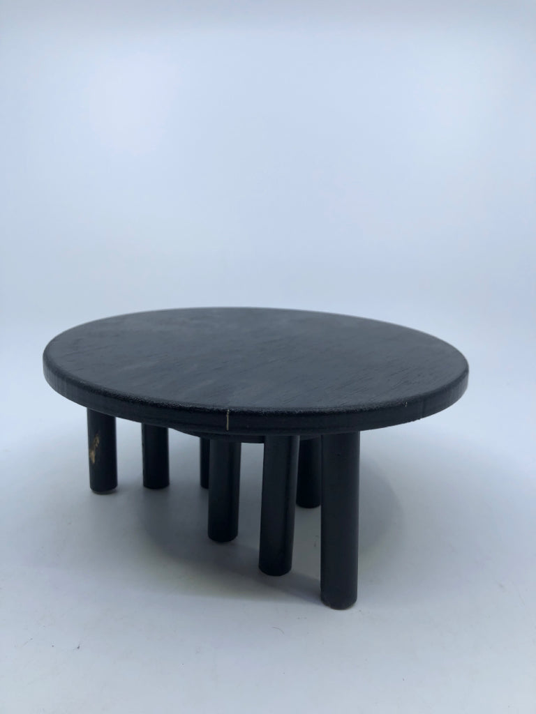 3 PC BLACK WOOD NESTING PLANT TABLES.