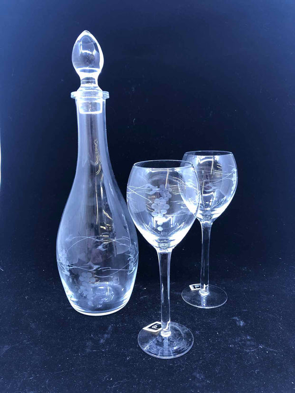 3 PC ETCHED DECANTER SET W/ 2 TALL STEM CLASSES.