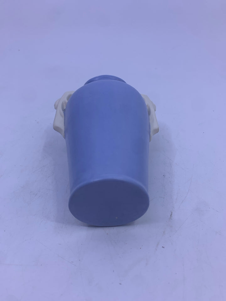 MINI LIGHT BLUE URN VASE W/ EMBOSSED WHITE DETAILS.