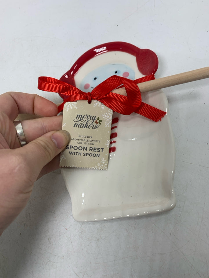 NWT SMALL YETI SPOON REST W/ RED EARMUFFS & SPOON.