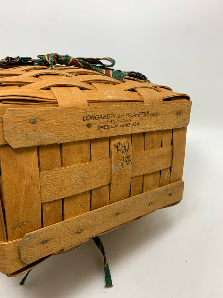 1992 BASKET W/RED & GREEN CLOTH LINER.