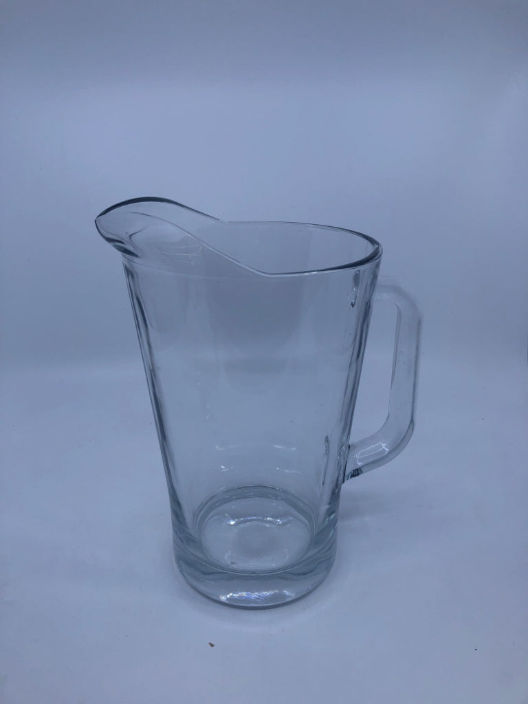 HEAVY GLASS PITCHER W/HANDLE.