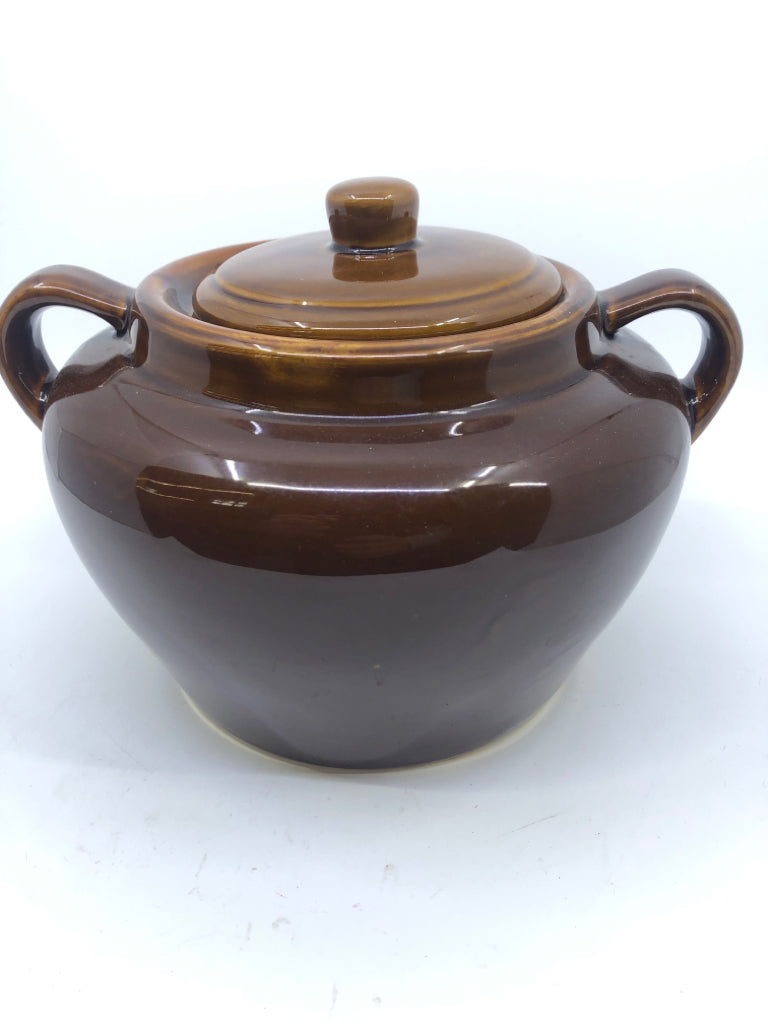 DARK BROWN BEAN POT W 2 HANDLES AND LID.