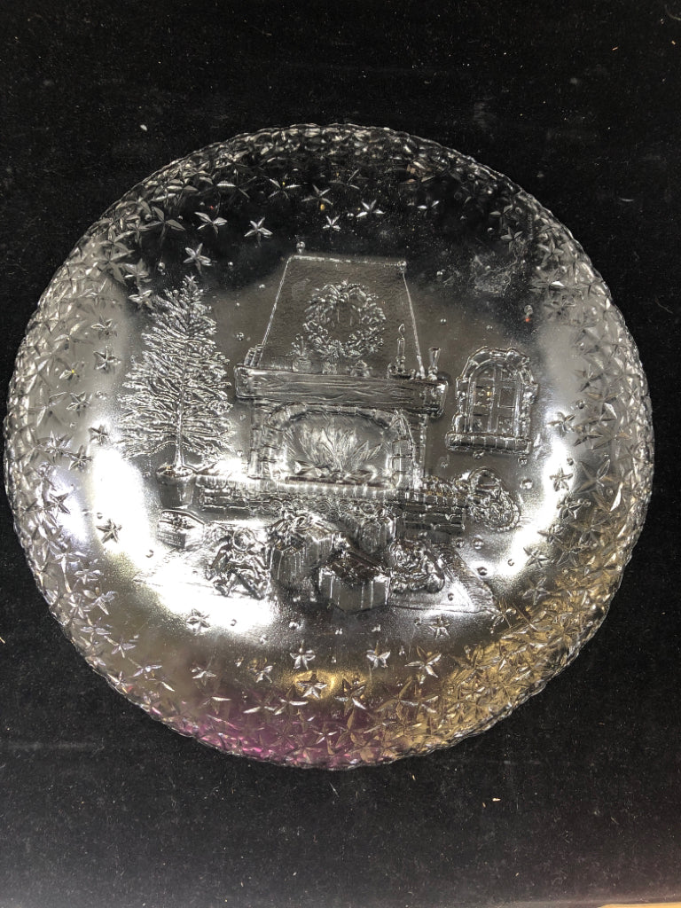 CLEAR CHRISTMAS PLATE WITH FIREPLACE SCENE.
