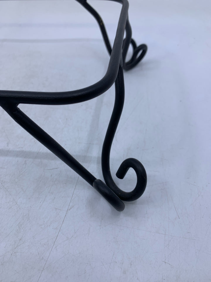 WROUGHT IRON RECTANGULAR PEDESTAL STAND.