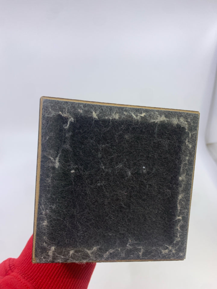 MATTE BLACK COUPLE KISSING DURASTONE FIGURINE AUSTIN PRODUCTIONS.