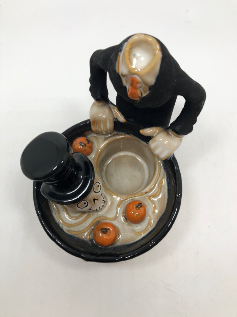 TEA LIGHT HOLDER BONEY BUNCH BOBBING FOR APPLES-YANKEE CANDLE.