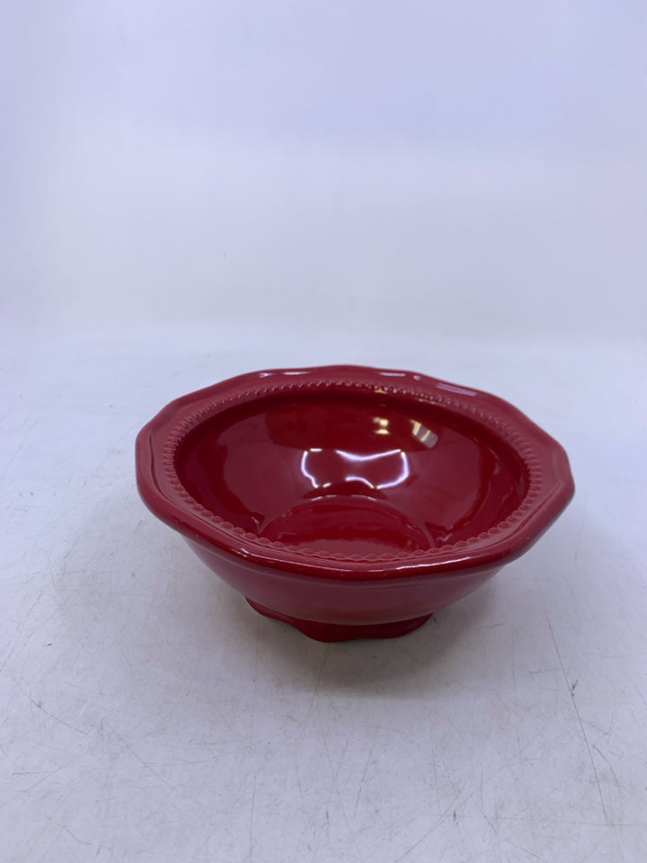 OVEN SAFE FOOTED BOWL W/ BEADED EDGE PAVILLION.