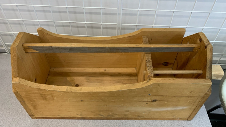 VTG UNFINISHED WOODEN TOOL BOX.