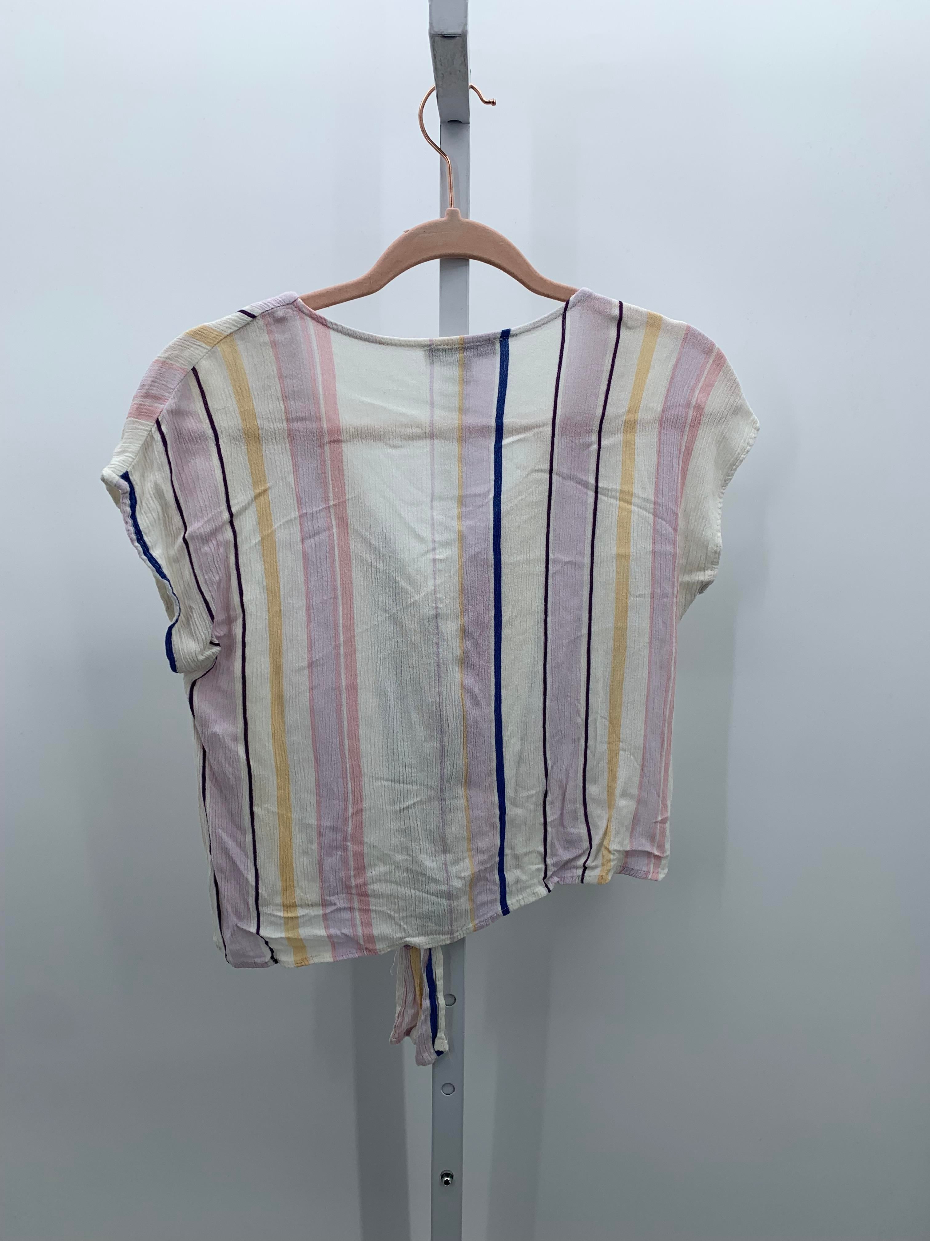 Size Small Juniors Sleeveless Shirt