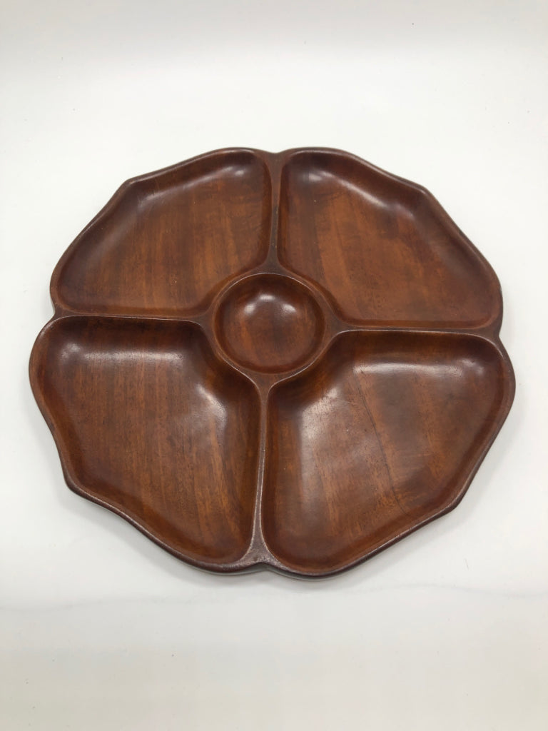 VTG MAHOGANY WOOD ROUND DIVIDED SERVING TRAY.
