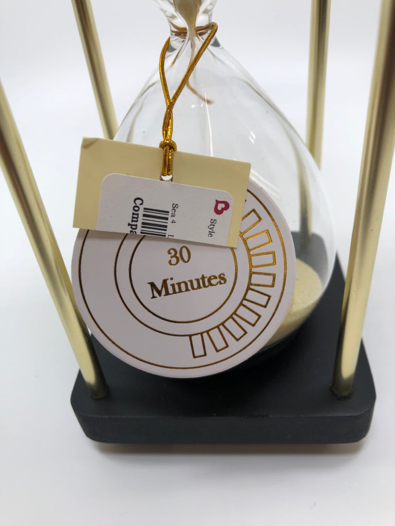 SAND HOURGLASS DESK DECOR.