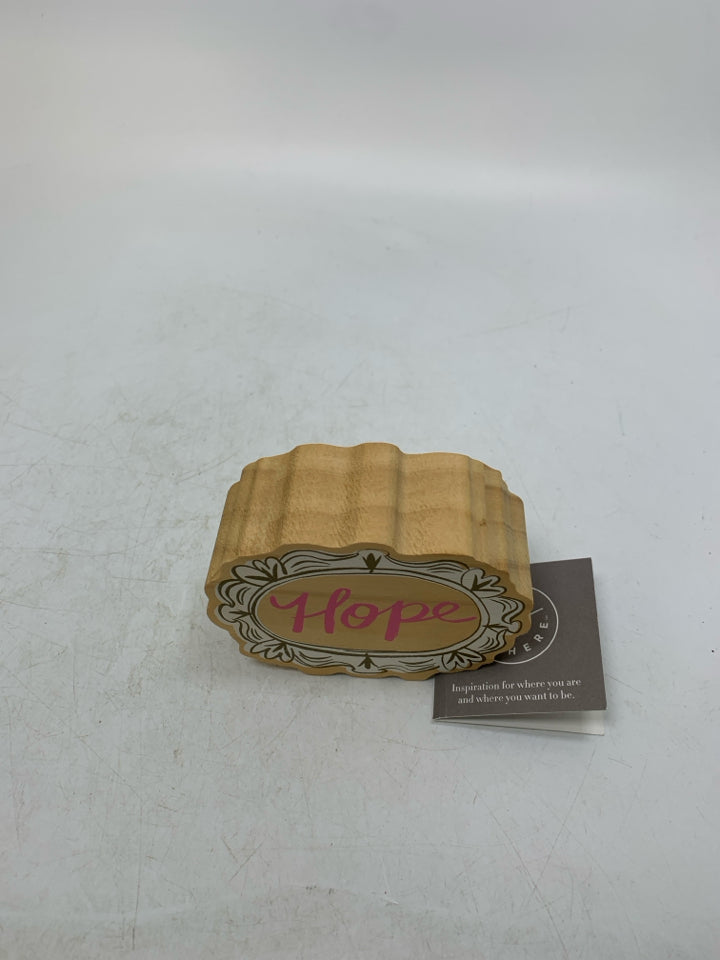 NWT WOOD HOPE SMALL BLOCK SIGN.